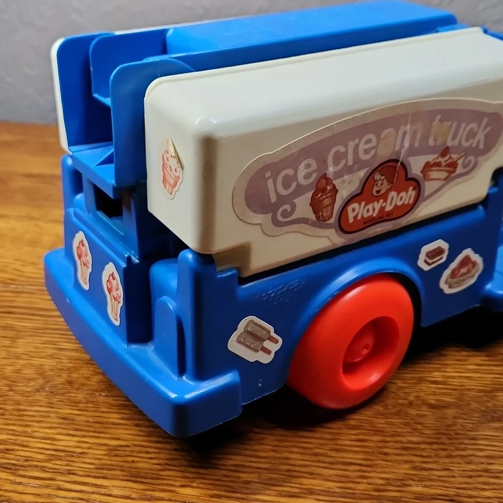 Kenner Play-Doh Ice Cream Truck 1975